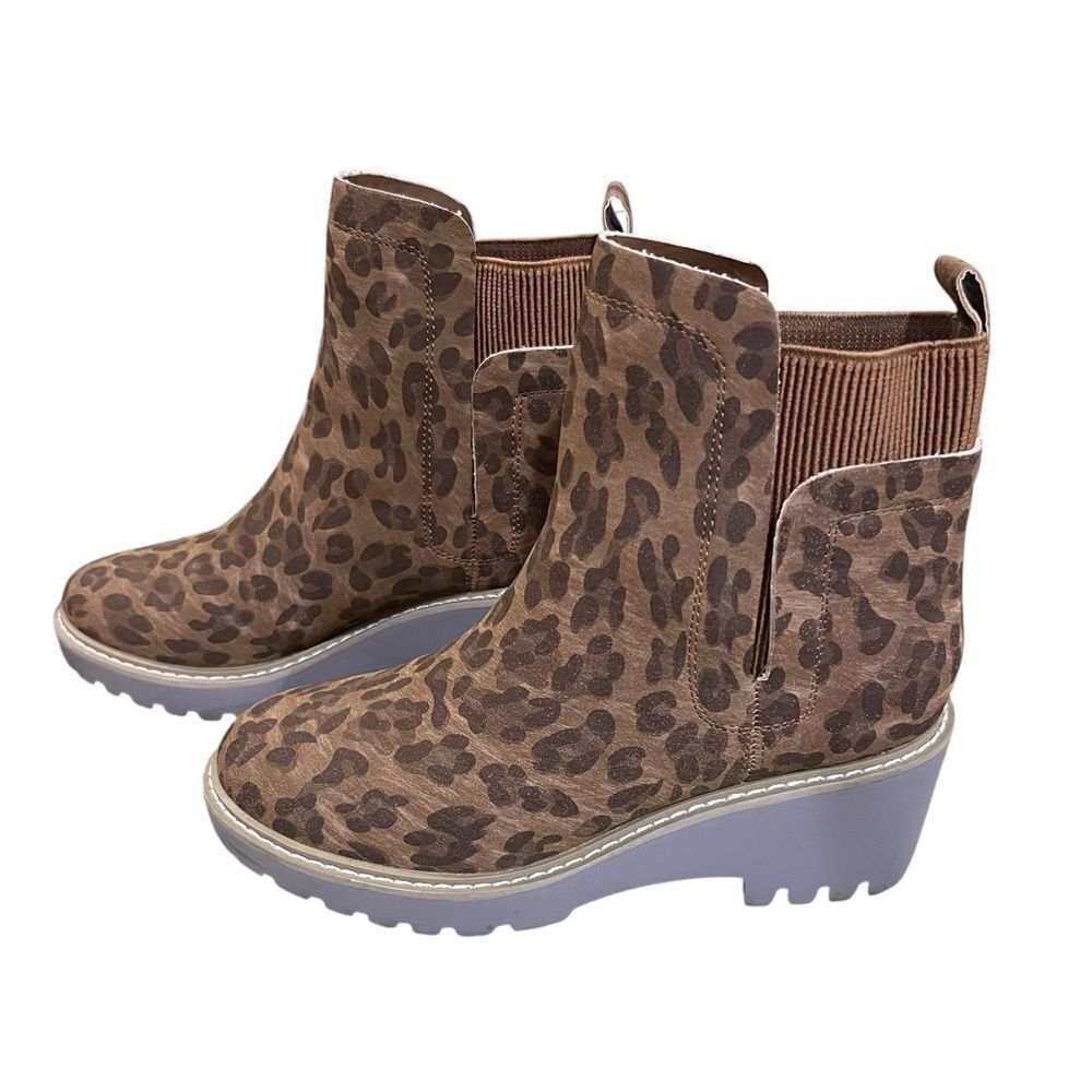 Hey girl by Corey’s leopard  wedge boots size 7